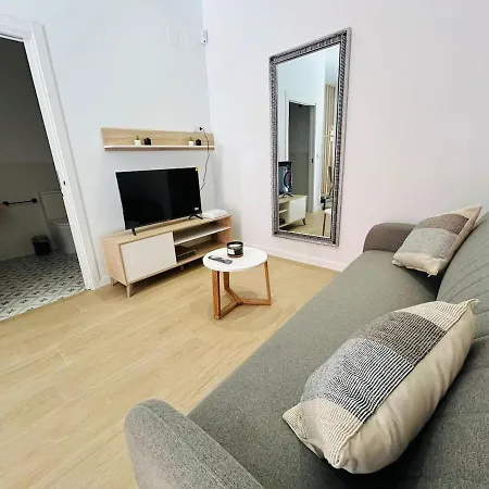 Loft Sofia A Estrenar Con Luz Natural En Corazon De *