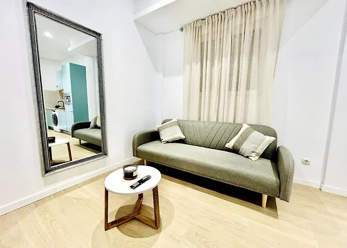 Loft Sofia A Estrenar Con Luz Natural En Corazon De Valensiya