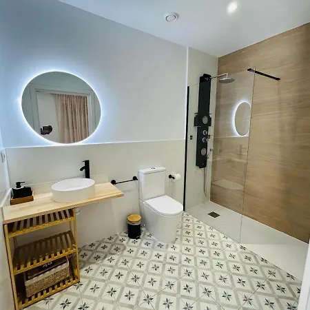 Loft Sofia A Estrenar Con Luz Natural En Corazon De Apartamento Valência